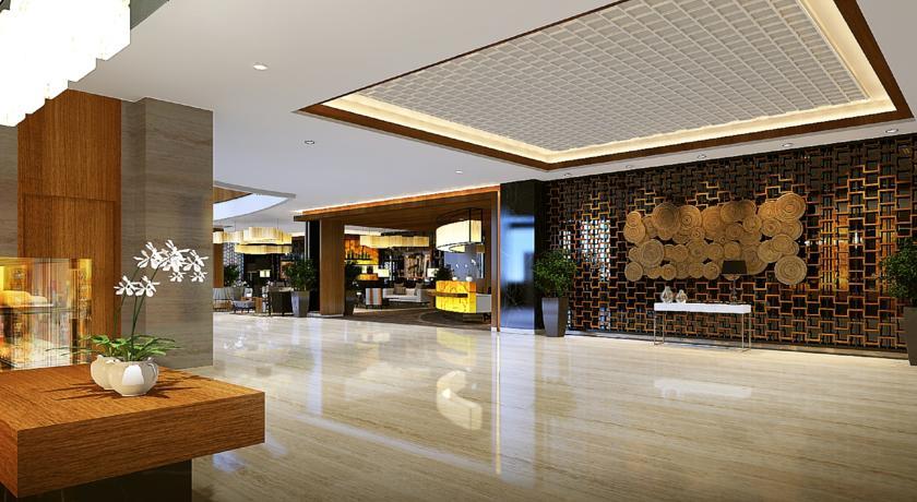 Golden City Hotel And Convention Center - Chse Certified Семаранг Экстерьер фото