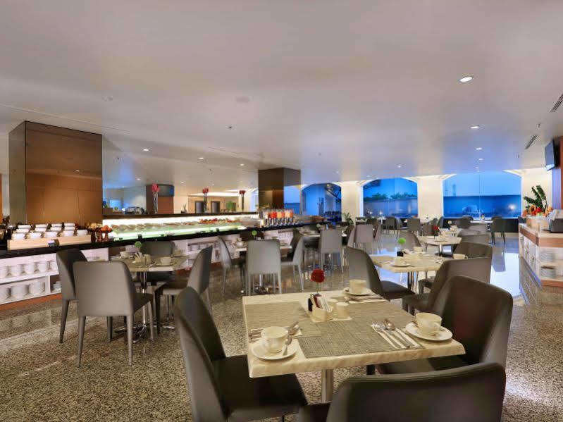 Golden City Hotel And Convention Center - Chse Certified Семаранг Экстерьер фото