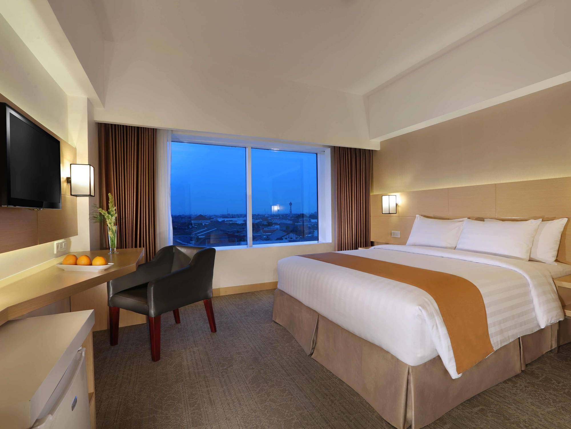 Golden City Hotel And Convention Center - Chse Certified Семаранг Экстерьер фото