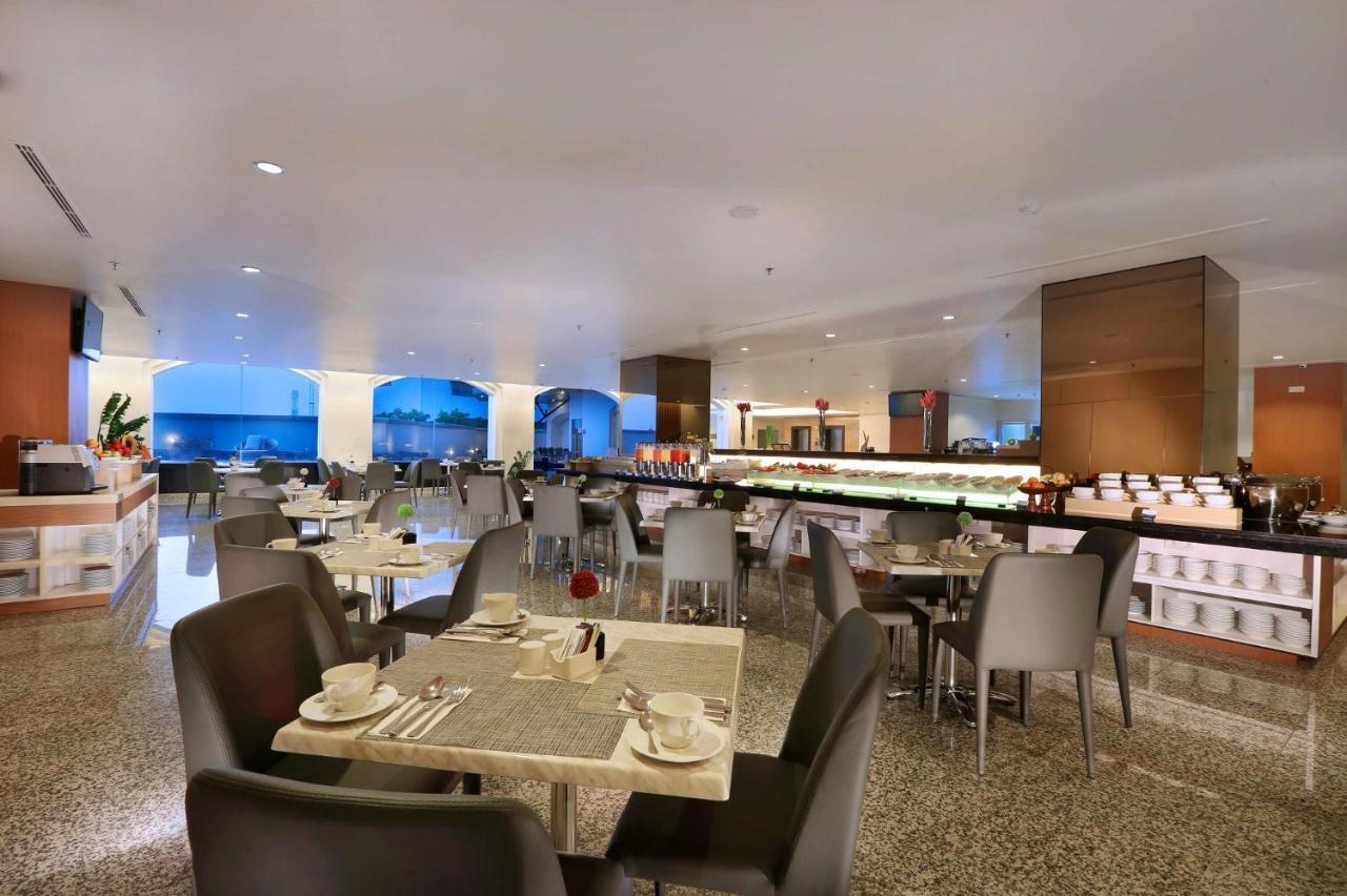Golden City Hotel And Convention Center - Chse Certified Семаранг Экстерьер фото